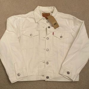 White Levi’s Jean Jacket NWT